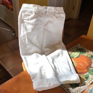 White cropped pants